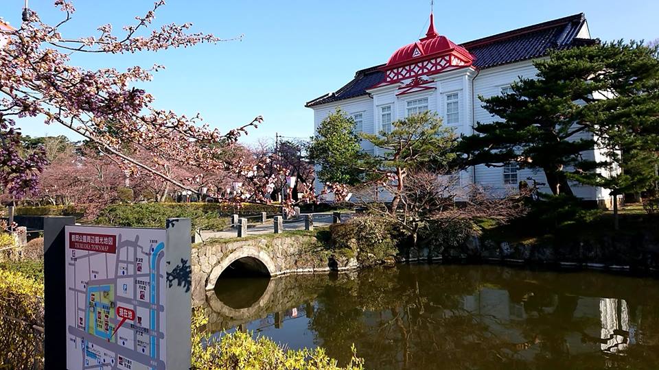 鶴岡市　大宝館とお堀