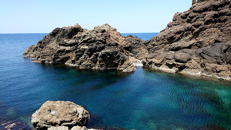 初夏の由良　白山島