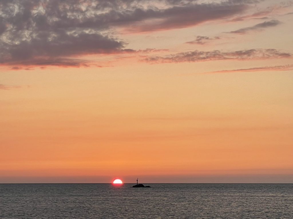 鶴岡市 由良海岸　夕日